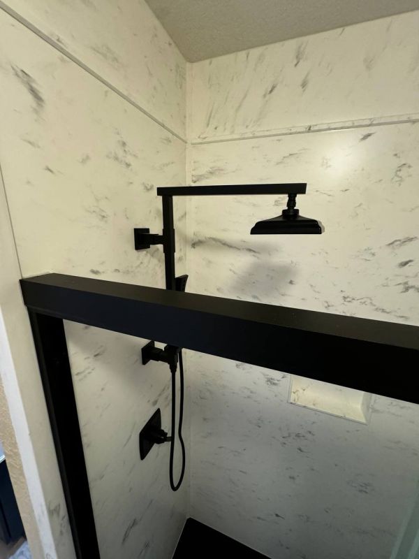 Walk-In Shower Vs. Traditional Shower: Which Is Right For Your Home?